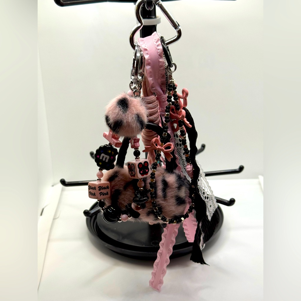 !!!New!!! Chic Pink And Black Handbag Charm